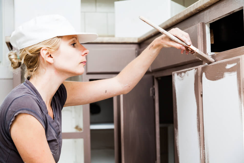 What Kind of Paint to Use on Kitchen Cabinets